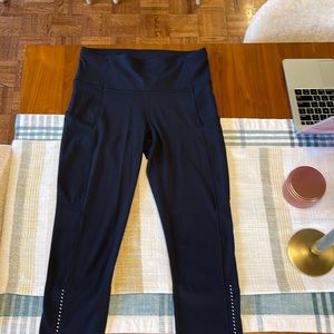 Lulu lemon capri leggings with pockets